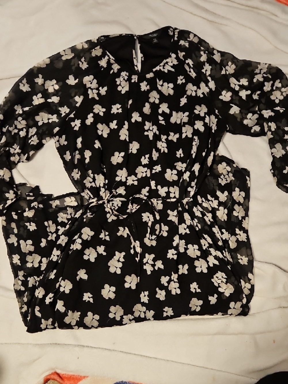 Simply Vera Vera Wang Black Maxi Dress with White Floral Print - Picture 5 of 6